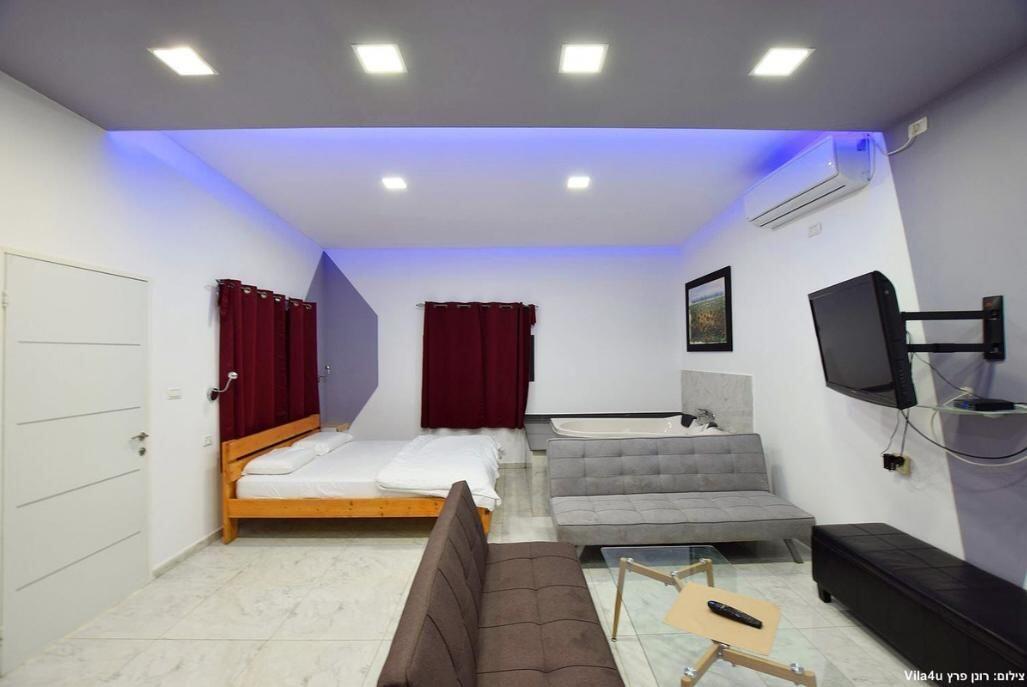 אחוזת הסתיו למרגלות הגלבוע צפון  13  נופש - וי פור ויקיישן - V for Vacation