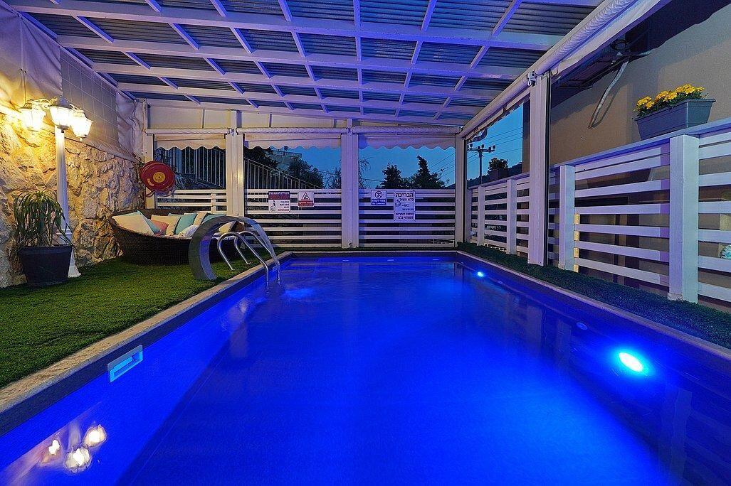 שקד באופק - וילה בוטיק צפון  17  נופש - וי פור ויקיישן - V for Vacation