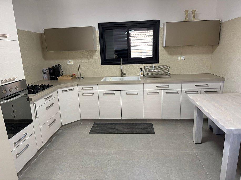 וילה אלמה מרכז  15  נופש - וי פור ויקיישן - V for Vacation