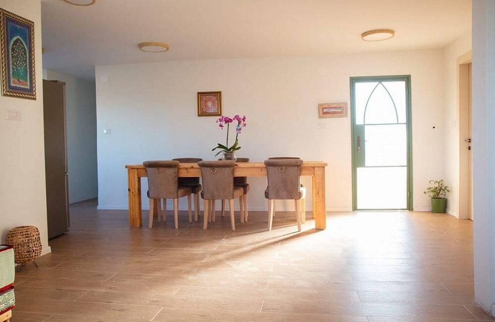 אחוזת דלתון צפון  10  נופש - וי פור ויקיישן - V for Vacation