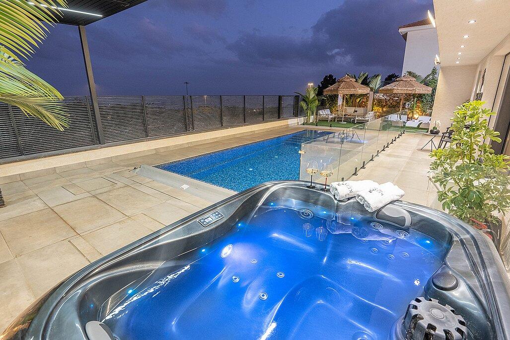 כינר סוויטות יוקרה צפון  11  נופש - וי פור ויקיישן - V for Vacation