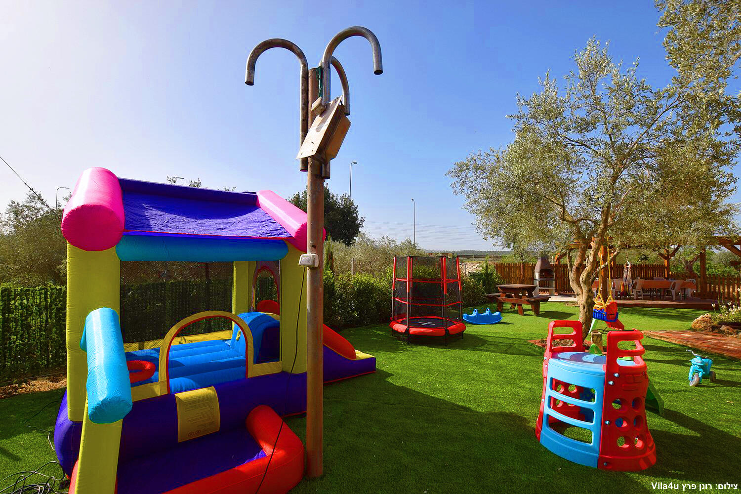 וילה מונפורט צפון  16  נופש - וי פור ויקיישן - V for Vacation