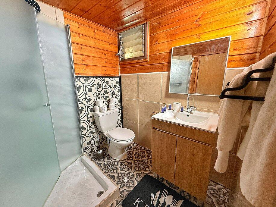 צימרים אחוזת אדר צפון  14  נופש - וי פור ויקיישן - V for Vacation