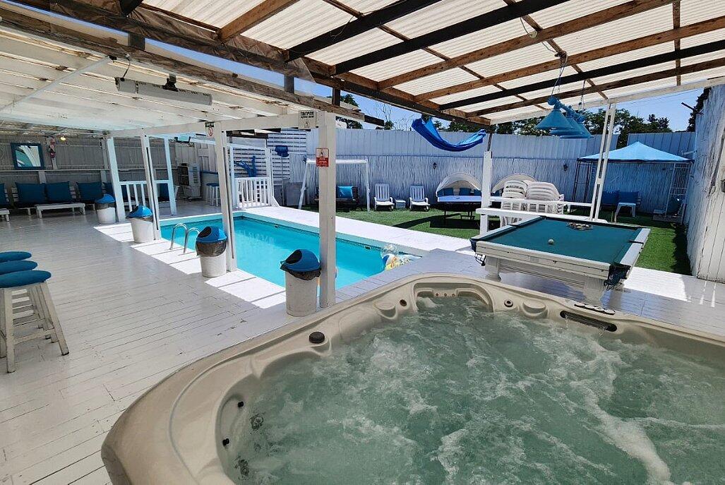 רויאל פנטהאוז מרכז  6  נופש - וי פור ויקיישן - V for Vacation