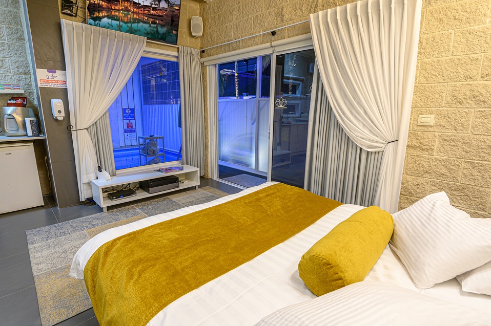 אחוזת מיא - סוויטות בוטיק על המים צפון  9  נופש - וי פור ויקיישן - V for Vacation