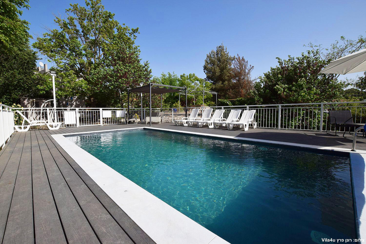 בקתות המעיין צפון  22  נופש - וי פור ויקיישן - V for Vacation