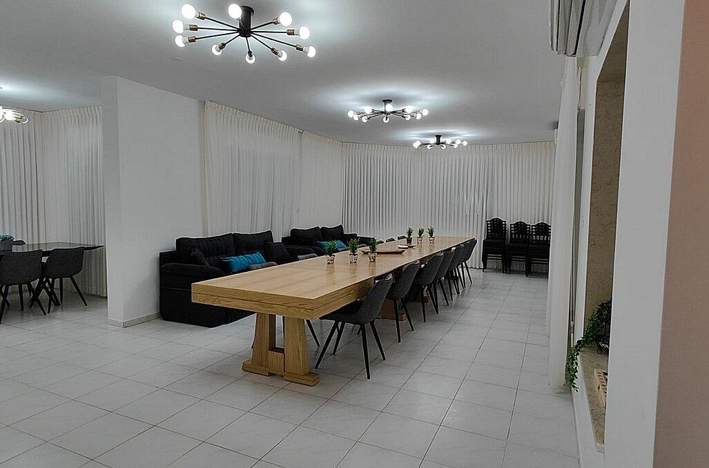 אצולת אירופה - גבעות ירושלים מרכז  15  נופש - וי פור ויקיישן - V for Vacation