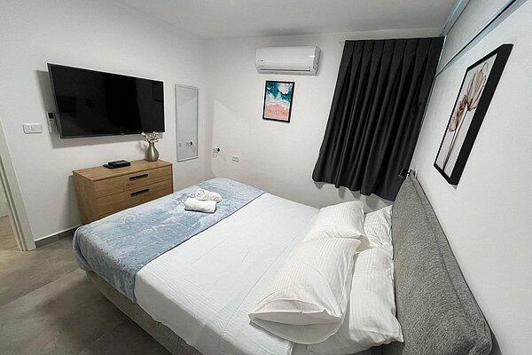 לואיס בוטיק דרום  17  נופש - וי פור ויקיישן - V for Vacation