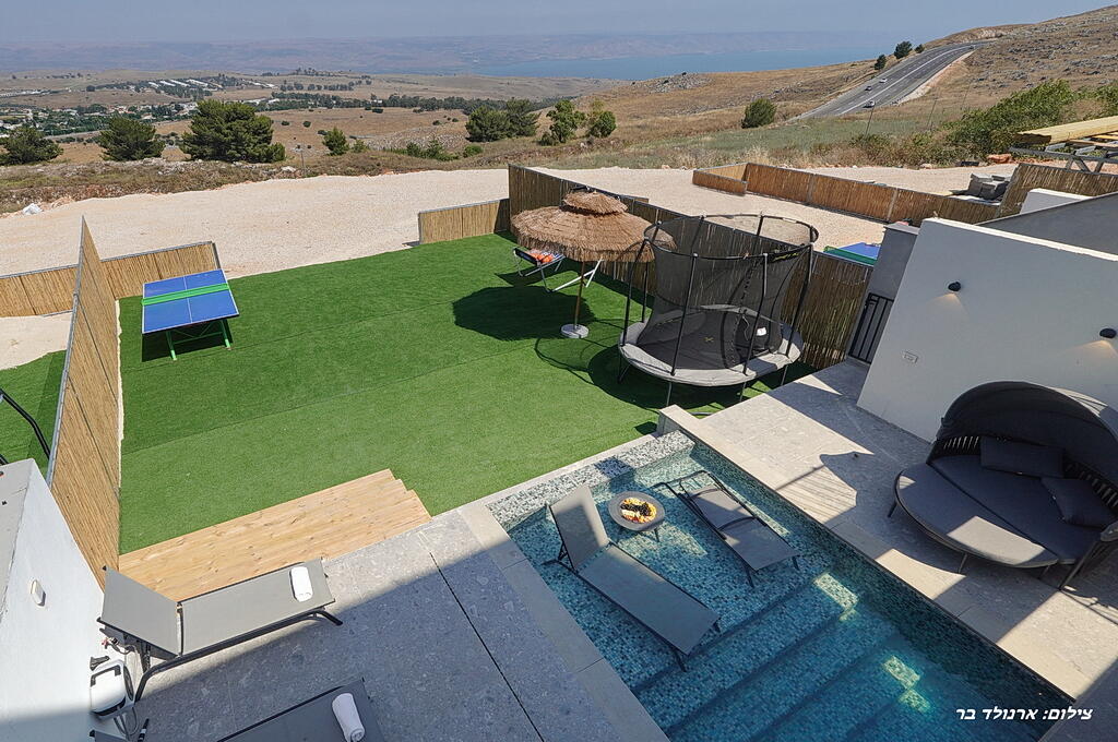 וילה סירקל – Villa Circle צפון  37  נופש - וי פור ויקיישן - V for Vacation