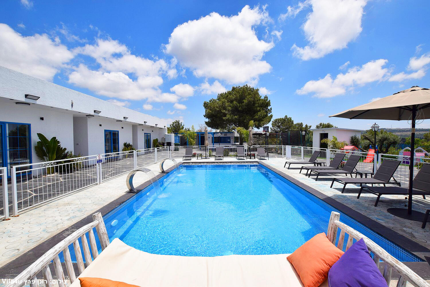 אחוזת מיקונוס ירכא צפון  42  נופש - וי פור ויקיישן - V for Vacation