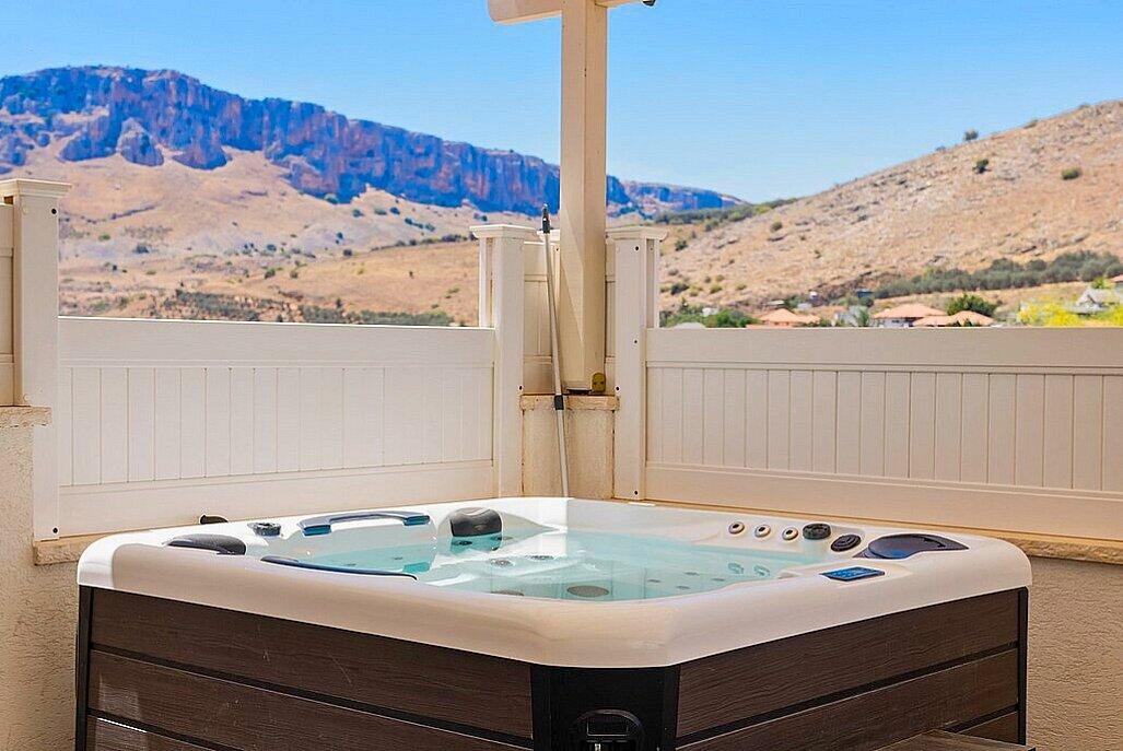 וילה לארבל - Villa LaArbel צפון  17  נופש - וי פור ויקיישן - V for Vacation