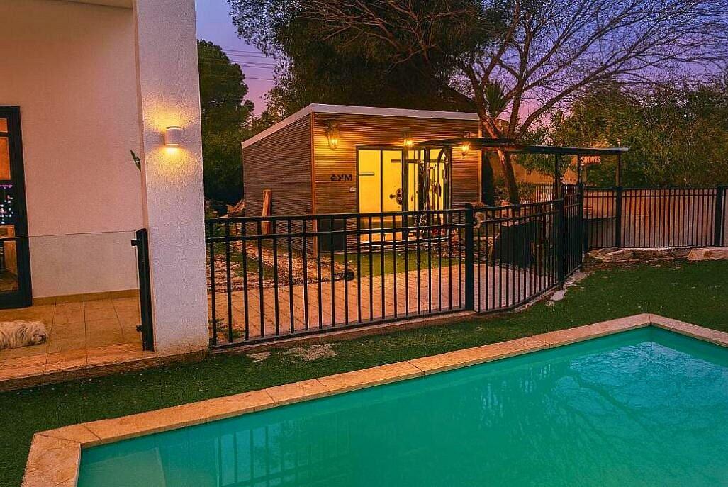 וילה כורזים צפון  8  נופש - וי פור ויקיישן - V for Vacation