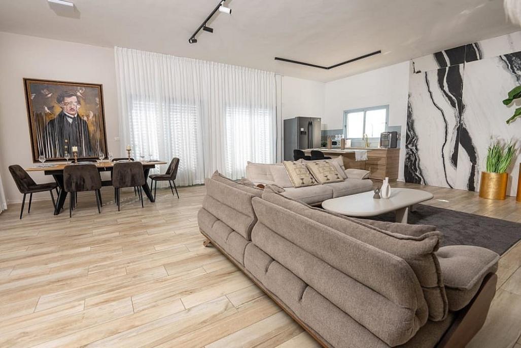 וילה אריאה בלו בוטיק צפון  28  נופש - וי פור ויקיישן - V for Vacation