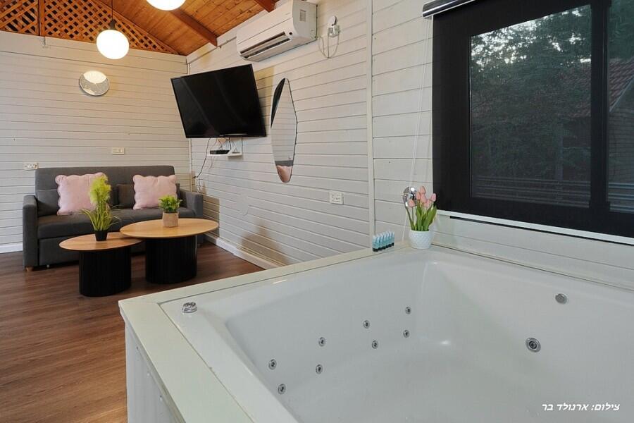 אחוזת נוף אכזיב צפון  12  נופש - וי פור ויקיישן - V for Vacation