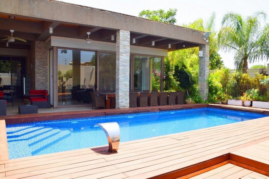 אחוזת הכוכבים מרכז  3  נופש - וי פור ויקיישן - V for Vacation