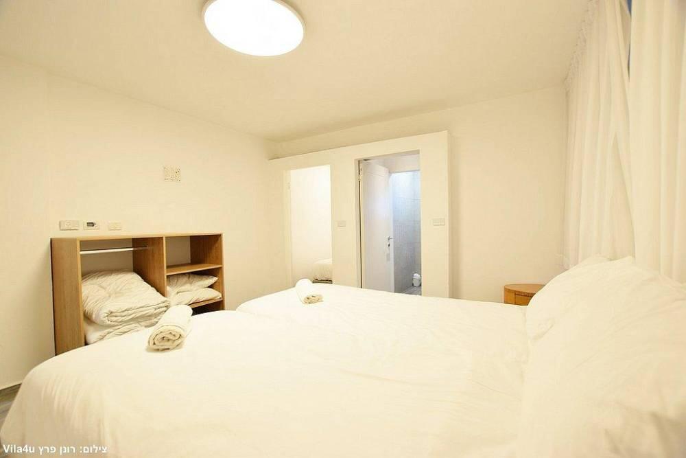 וילה מול הצדיק פקיעין צפון  24  נופש - וי פור ויקיישן - V for Vacation