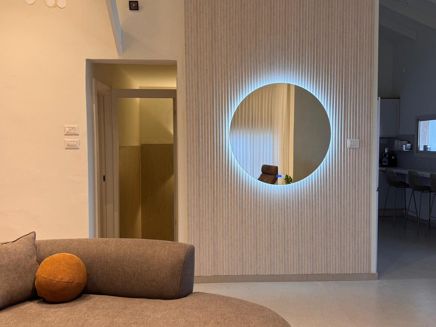 וילה סאן לייט - Sun Light צפון  26  נופש - וי פור ויקיישן - V for Vacation