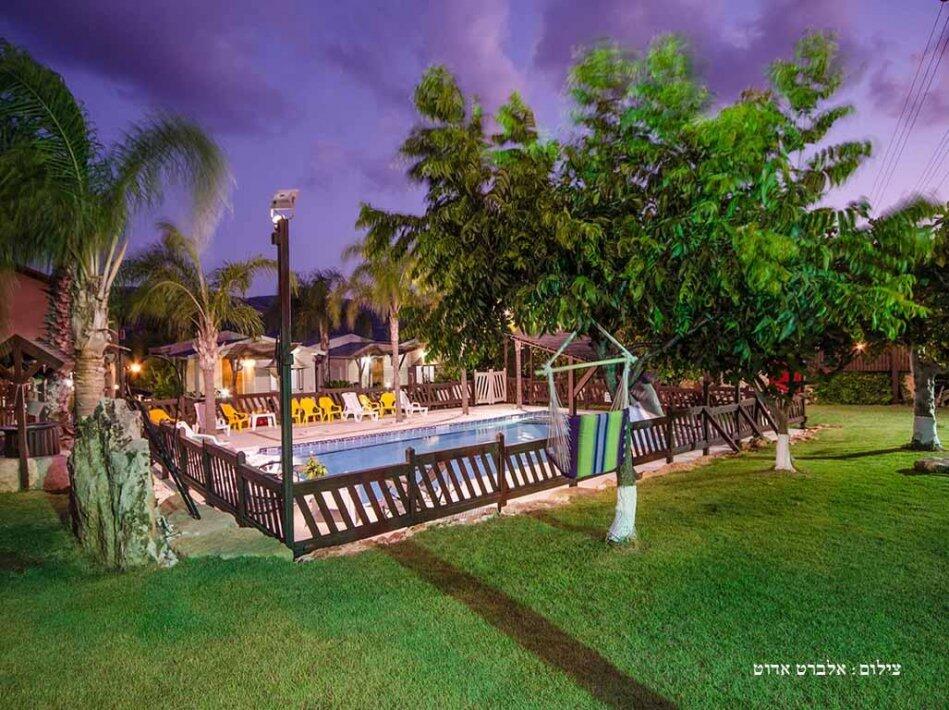 הבקתות של סיוון צפון  20  נופש - וי פור ויקיישן - V for Vacation