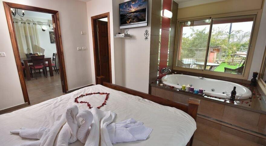 אצולה בגולן צפון  17  נופש - וי פור ויקיישן - V for Vacation