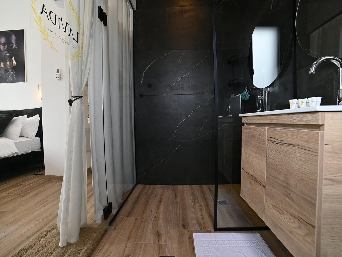 וילה לה וידה צפון  15  נופש - וי פור ויקיישן - V for Vacation