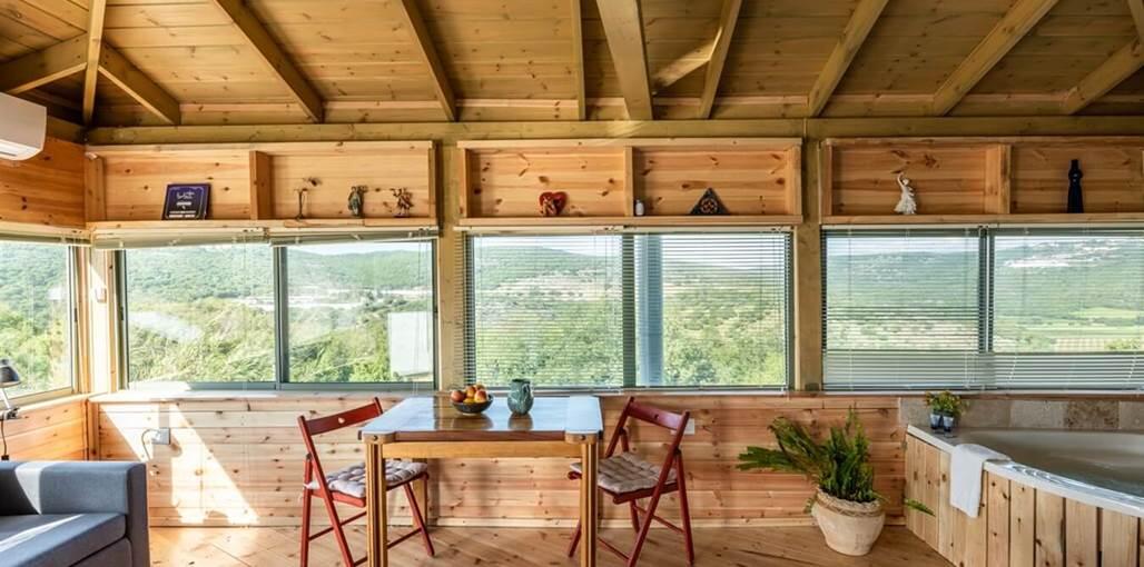 שיר החורש צפון  6  נופש - וי פור ויקיישן - V for Vacation