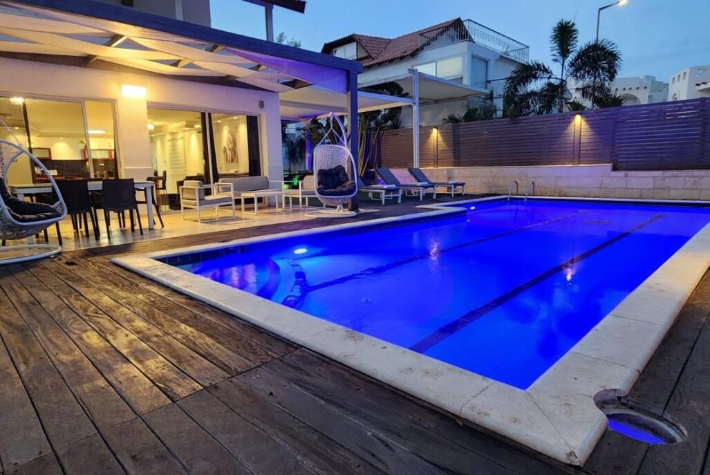 וילה ניס דרום  16  נופש - וי פור ויקיישן - V for Vacation