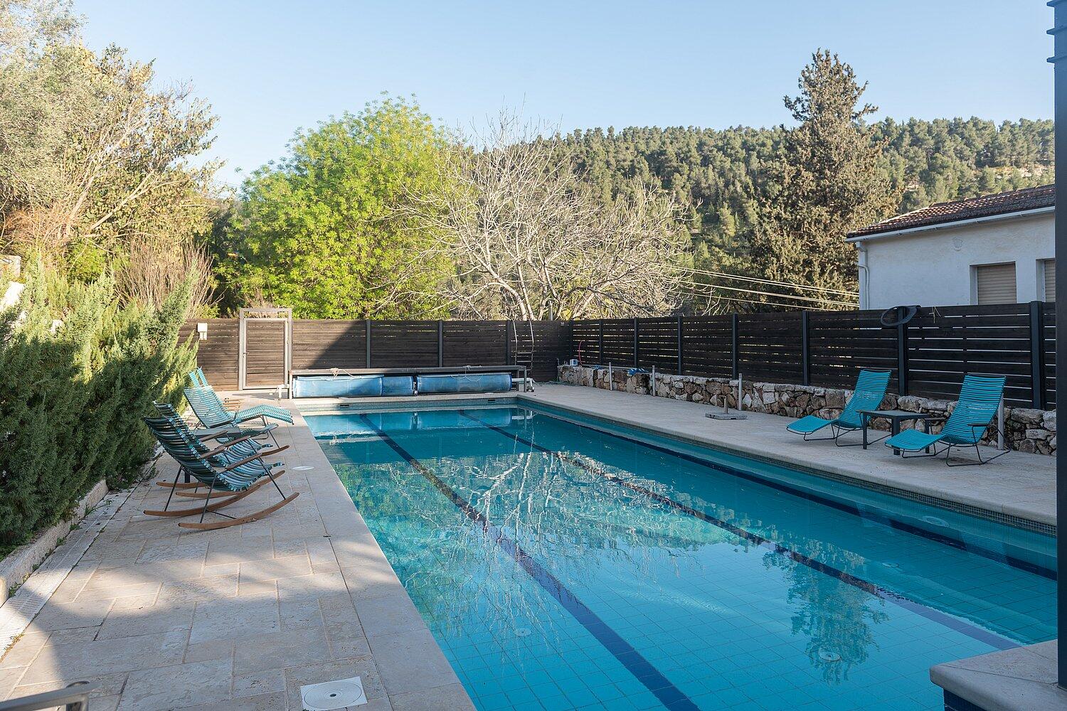 וילה בית זית מרכז  2  נופש - וי פור ויקיישן - V for Vacation