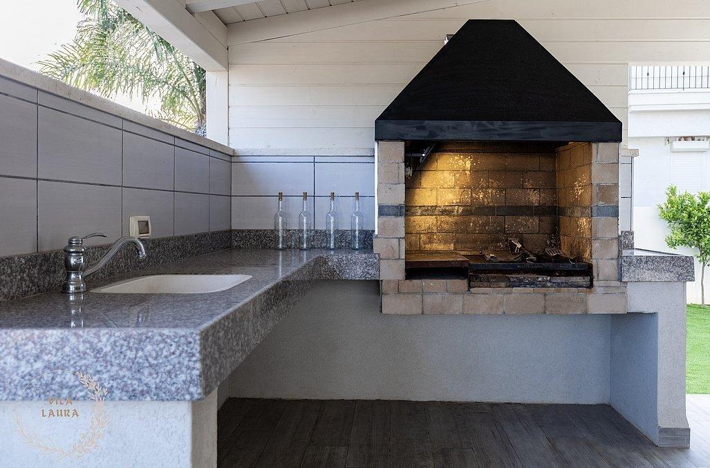 וילה לאורה צפון  18  נופש - וי פור ויקיישן - V for Vacation