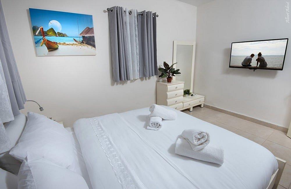 אחוזת נטלי צפון  15  נופש - וי פור ויקיישן - V for Vacation