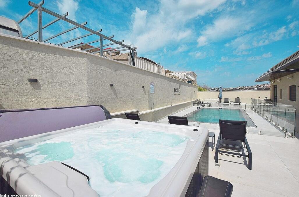 וילה דיזאייר בוטיק צפון  4  נופש - וי פור ויקיישן - V for Vacation