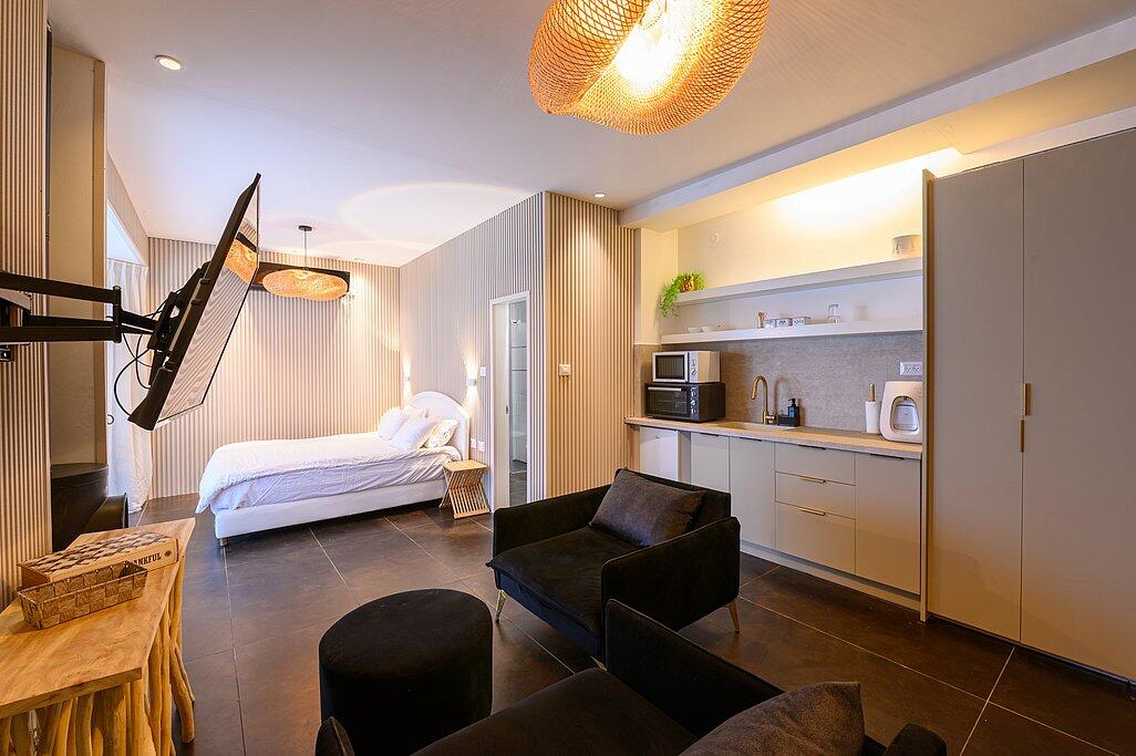 סוויטות רויאל צפון  10  נופש - וי פור ויקיישן - V for Vacation