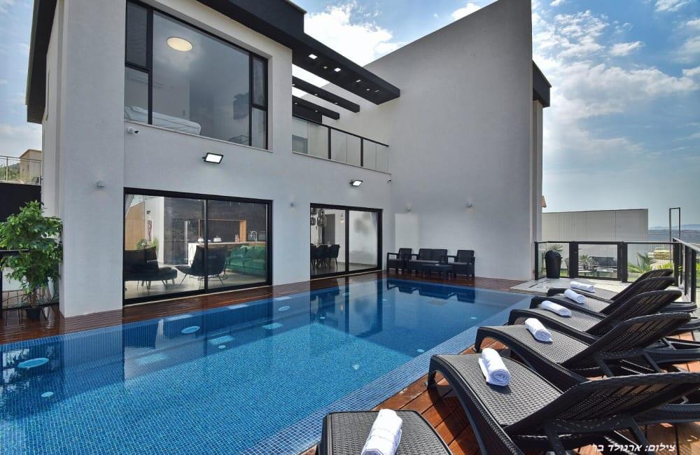 וילה אלרוב צפון  50  נופש - וי פור ויקיישן - V for Vacation