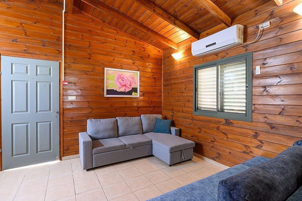 בינות תמרים מרכז  20  נופש - וי פור ויקיישן - V for Vacation