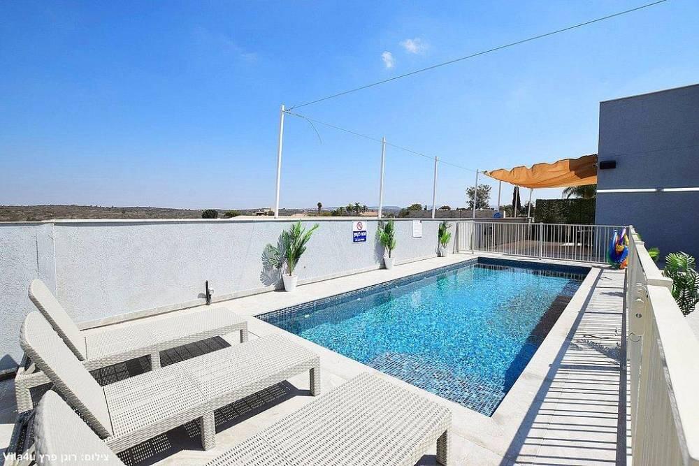 אחוזת אברהם בוטיק מרכז  31  נופש - וי פור ויקיישן - V for Vacation