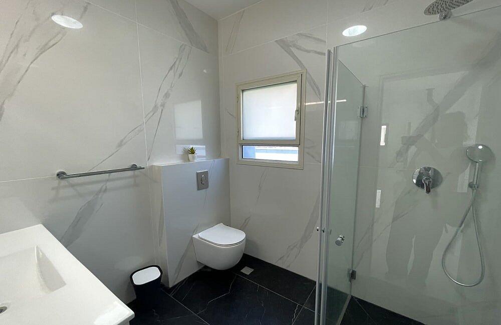 וילה לבנה יבנאל צפון  15  נופש - וי פור ויקיישן - V for Vacation