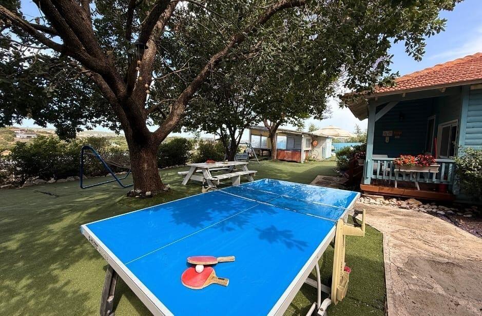 צימרים בצל האלון צפון  15  נופש - וי פור ויקיישן - V for Vacation