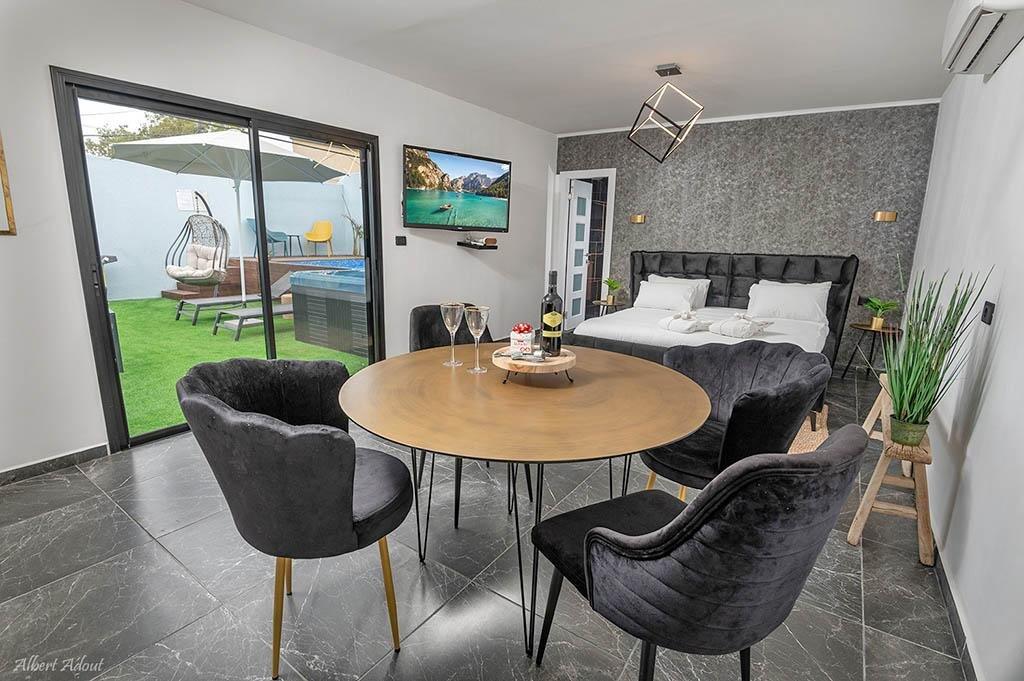 רפאל רויאל צפון  8  נופש - וי פור ויקיישן - V for Vacation