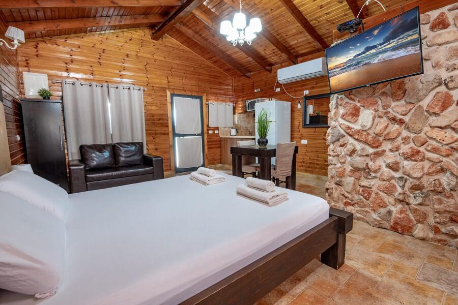 בקתות שוהם צפון  5  נופש - וי פור ויקיישן - V for Vacation