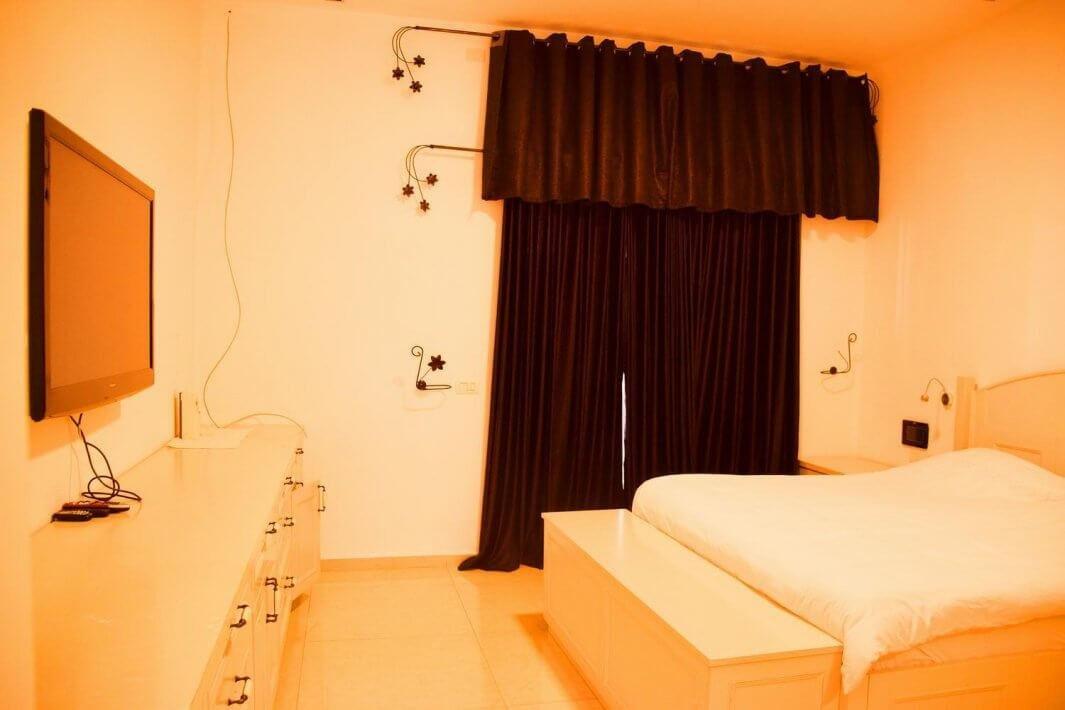 אחוזת הכוכבים מרכז  20  נופש - וי פור ויקיישן - V for Vacation