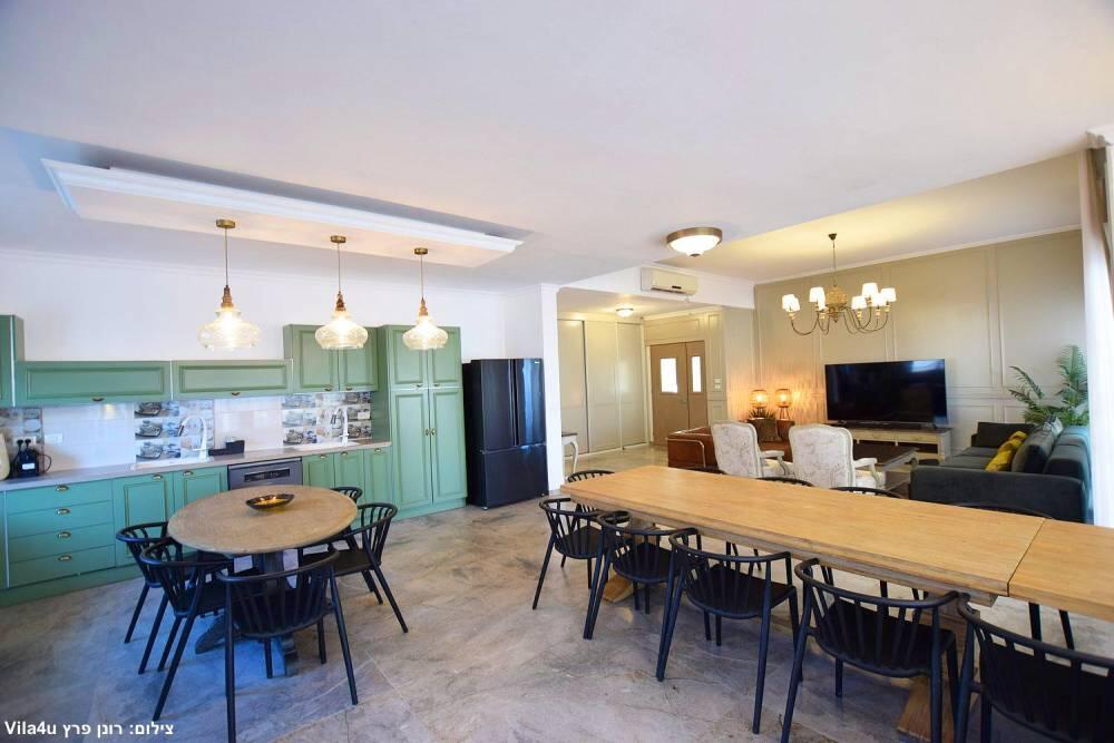 וילה גרנד רויאל פמילי צפון  8  נופש - וי פור ויקיישן - V for Vacation