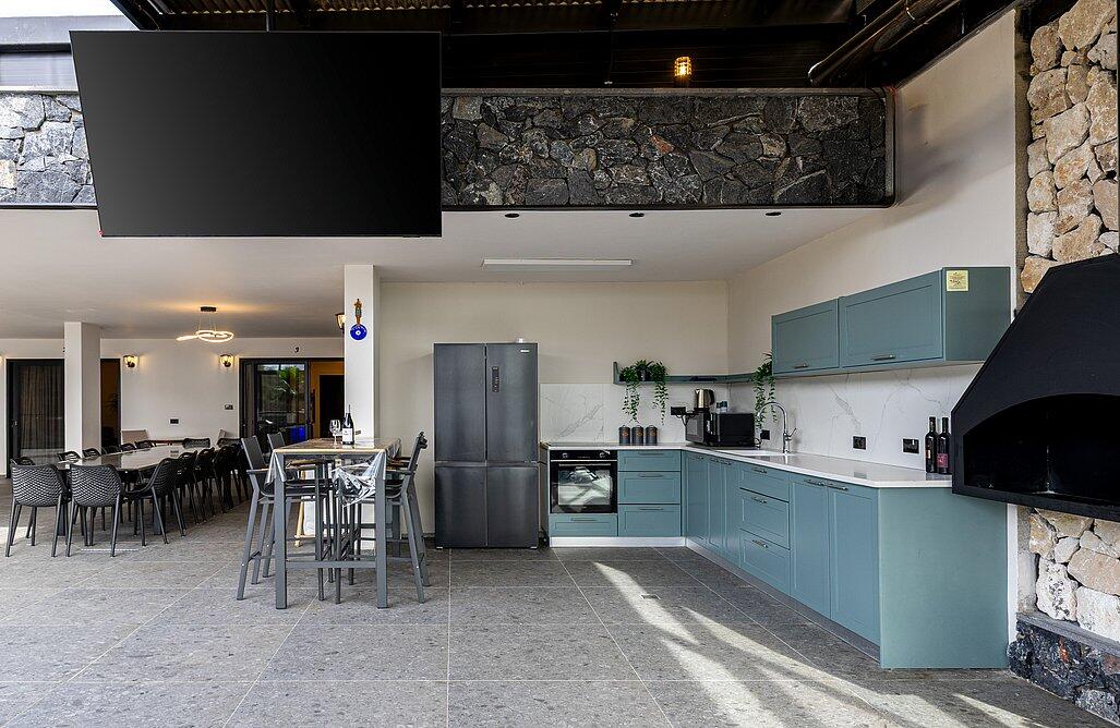 וילה איידר ויליג' צפון  4  נופש - וי פור ויקיישן - V for Vacation