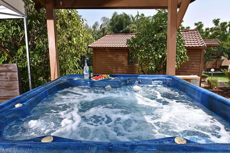 בקתות ספיר צפון  7  נופש - וי פור ויקיישן - V for Vacation