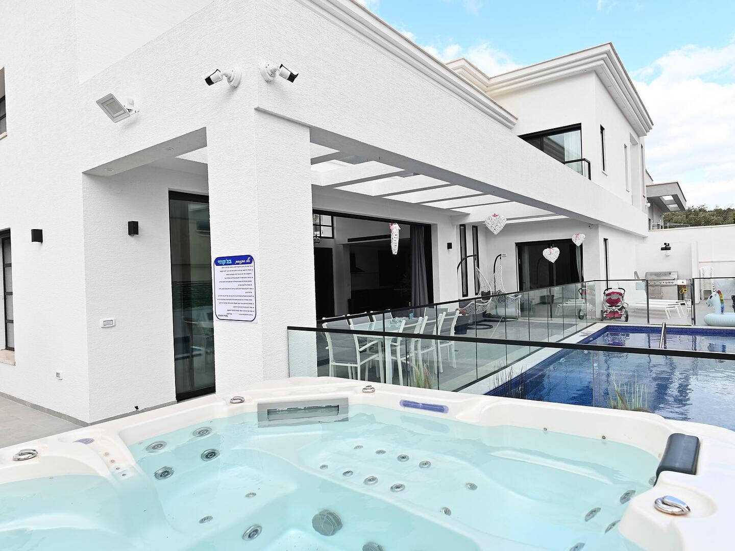 וילה לה וידה צפון  25  נופש - וי פור ויקיישן - V for Vacation