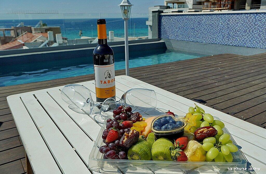 סי בוטיק נהריה צפון  2  נופש - וי פור ויקיישן - V for Vacation