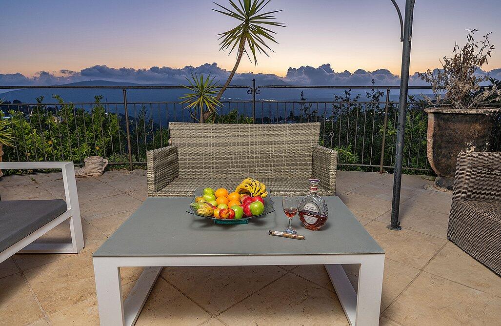 גני הצוק - וילת אירוח צפון  40  נופש - וי פור ויקיישן - V for Vacation