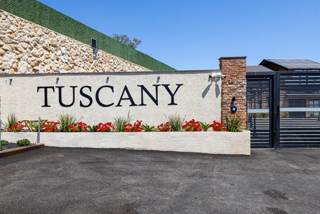 וילה טוסקני בוטיק צפון  11  נופש - וי פור ויקיישן - V for Vacation