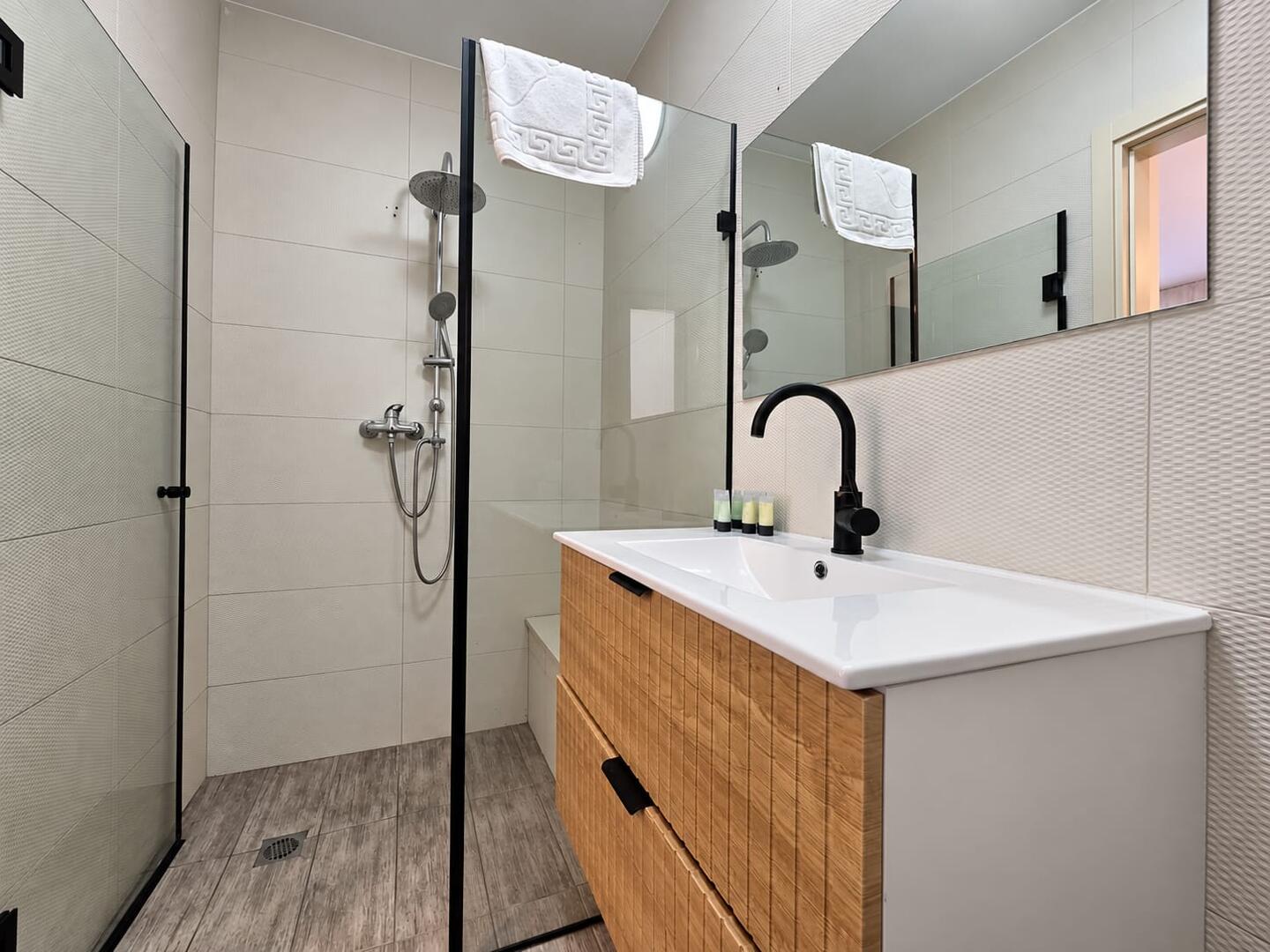 אחוזת אטואל צפון  10  נופש - וי פור ויקיישן - V for Vacation