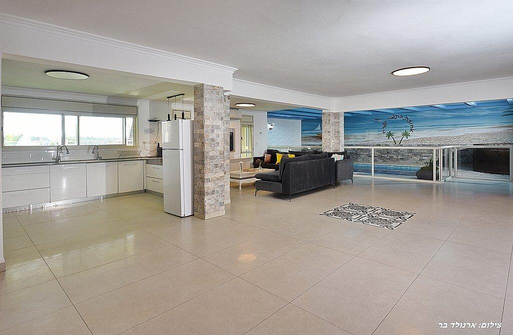 הוילה באחוזה צפון  8  נופש - וי פור ויקיישן - V for Vacation