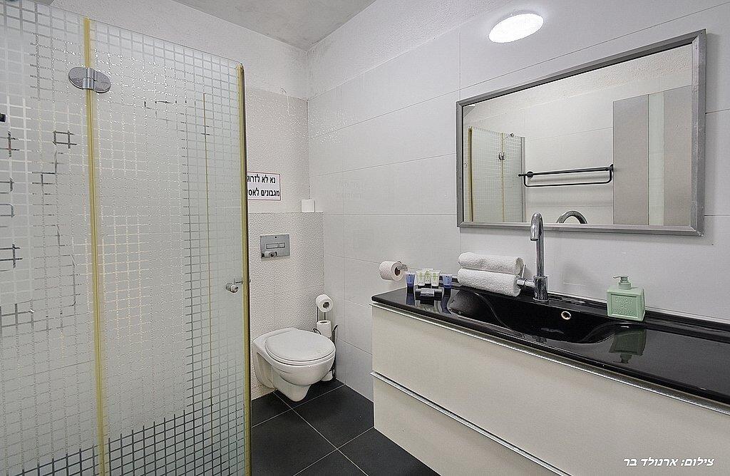 הוילה באחוזה צפון  18  נופש - וי פור ויקיישן - V for Vacation