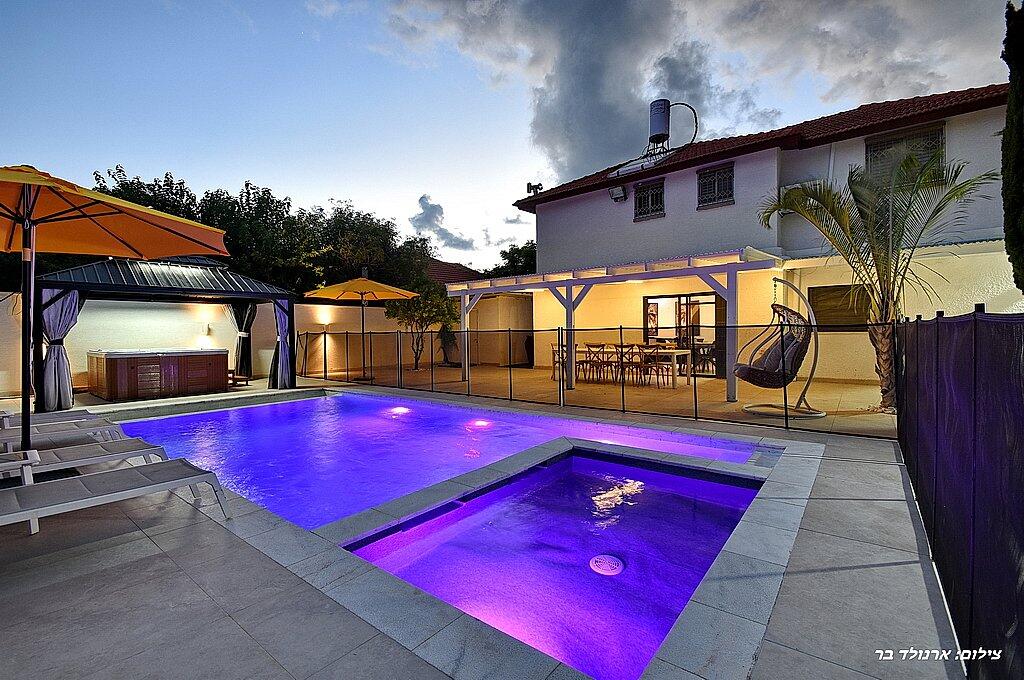 וילה דוריאל צפון  21  נופש - וי פור ויקיישן - V for Vacation